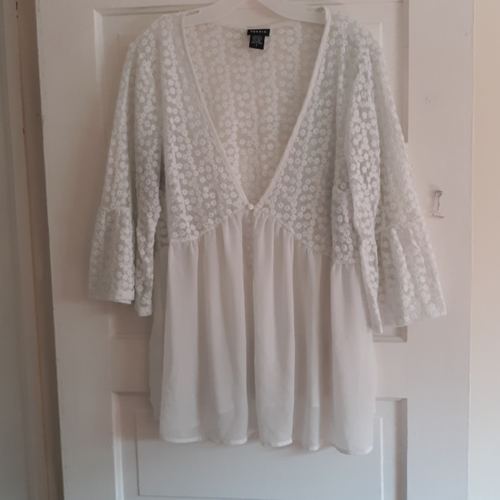Torrid floral white top size 2